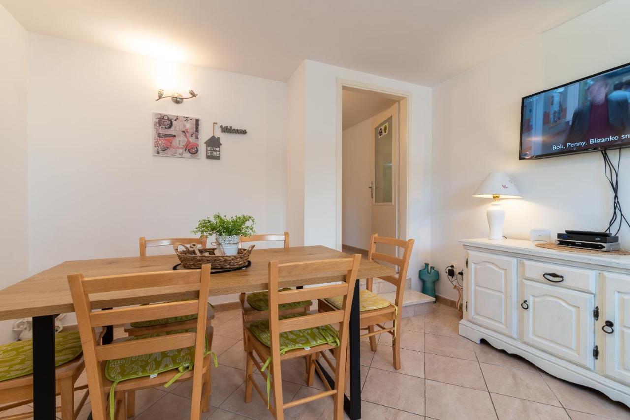 Apartment Hrabar Longo Трогир Екстериор снимка
