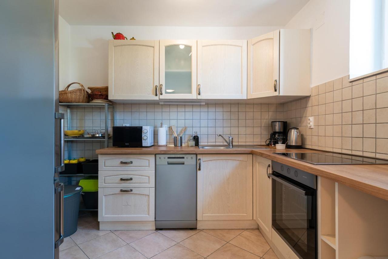 Apartment Hrabar Longo Трогир Екстериор снимка